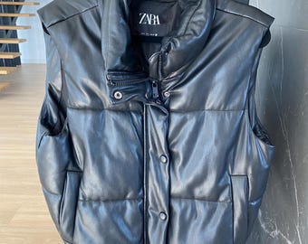希少✨ZARA FAKE LEATHER PUFF VEST ブラック XL Zara Black Puffer Faux Leather Vest Women's Size L – Quilted