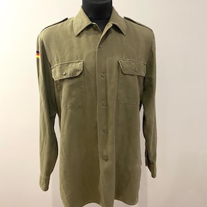 Vintage German Army Shirt – Bundeswehr Military Field Shirt – Khaki – Size 39/40 – German Flag Patches – 1985