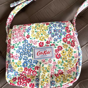 Vintage Cath Kidston Mini Crossbody Bag – Floral Print – Adjustable Strap – Pink Lining – London