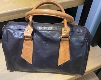 GiGi New York Brown Leather Barrel Bag with Light Tan Handles – 26×18 cm