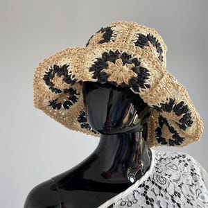 Cappello Panama in paglia all'uncinetto, cappello estivo con patchwork floreale, taglia regolabile, leggero, in paglia di carta, cappello da sole boho per festival.