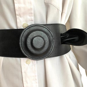 Wide Black Leather Belt – Statement Waist Belt with Round Buckle – 90 cm size tag