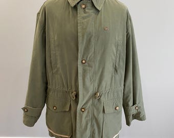 Parka vintage Lacoste para hombre con tecnología Gore-Tex. Talla L en la etiqueta, queda como una XL (pecho 130 cm).