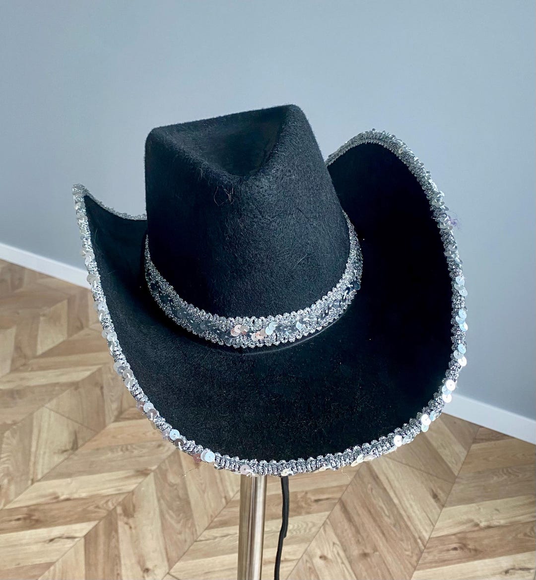 DESIGN - Cappello fedora in feltro cammello con fascia in