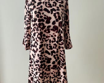 Vestido con estampado de leopardo: LIPSY London, manga acampanada 3/4, talla L