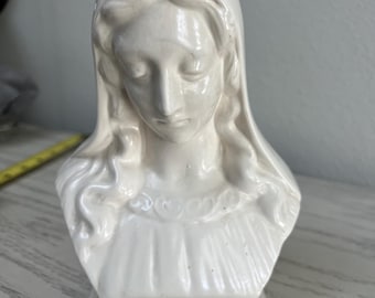 VNTG Holland Mold cream Glazed Ceramic bust of the Virgin Mary