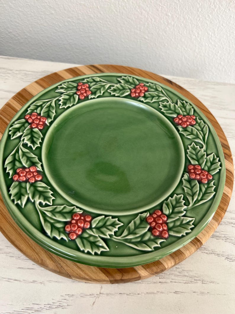 Bordallo Pinheiro Holly Plates