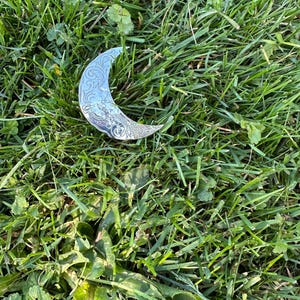 Moon Pin