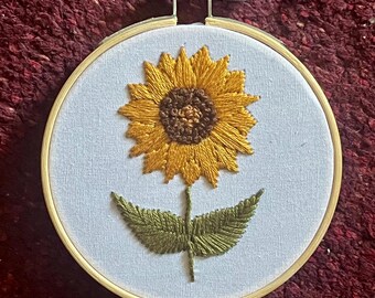 Petite fleur à broder
