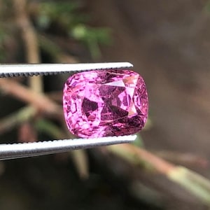 3.10 Carat Natural purple-Pink Spinel – Cushion Cut, Burma Origin, GFCO Certified – ideal for custom jewelry , design , Ring or investment