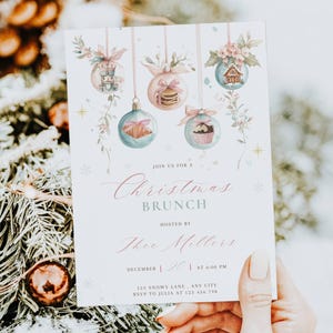 K&ouml;nnte beinhalten: Eine Einladungskarte zum Weihnachtsbrunch mit Aquarellillustrationen von Christbaumkugeln mit festlichen Elementen. Die Einladung enth&auml;lt den Text "Christmas Brunch" und Veranstaltungsdetails, die am 1. Dezember um 18:00 Uhr stattfinden.