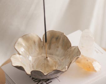 Brûle-encens à fleurs en céramique fait main : décoration bohème
