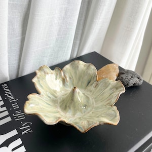 Ceramic Flower Incense Burner - Green - Handmade Pottery Incense Holder - Boho Decor - Home Decor - Meditation - Housewarming Gift For Her