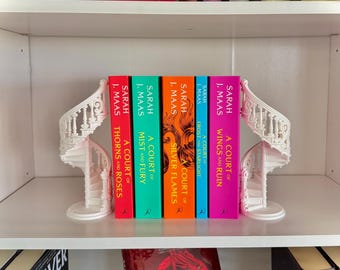 Spiral Staircase Bookends – White 3D Printed Shelf Decor for Book Lovers, Collectors, Reading Nooks, and Libraries, Fantasy, Lightweight