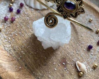 Brass bangle with gemstone