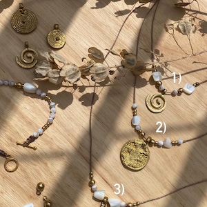 Hippie necklace in boho style | Macrame necklace | Necklace with shell beads | Festival jewelry | Gift | Boho necklace | Gold necklace | Charms