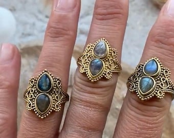 Labradorite gemstone ring – Statement ring with labradorite | Hippie jewelry | Festival jewelry | Brass ring