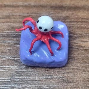 T Ocellus (Eye Midge) Keycap – Artisan Hand-Painted 3D Printed Keycap - Cherry MX mechanical keyboard or similar switches - Resin keycap
