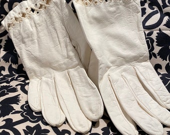 Vintage Calfskin Cutout Short Leather Gloves