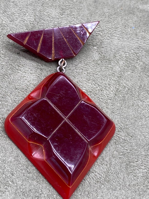 vintage bakelite large leaf Gem