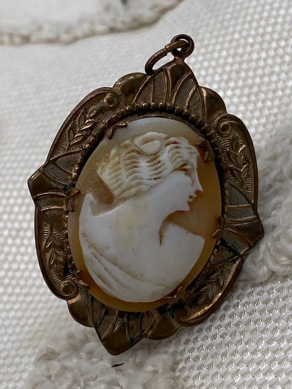 Art Nouveau Cameo Locket Pendant - image 5