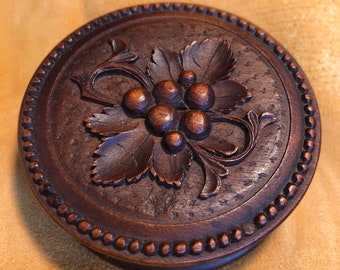 Rare Beautifully Hand carved Round Wooden Snuff Box