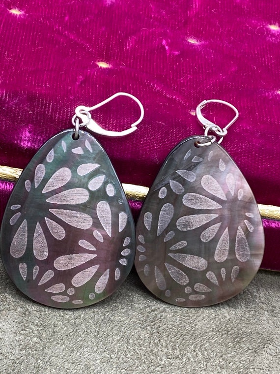 Abalone Shell Carved Flower Mod Earrings