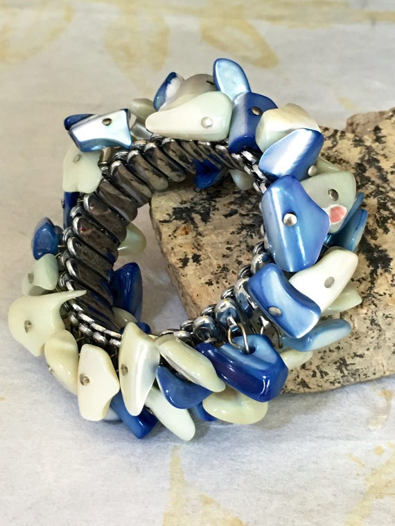 Vintage 60's expandable bracelet with mother of p… - image 3