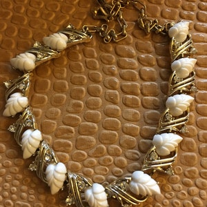 Star white leaves and rhinestone choker style necklace