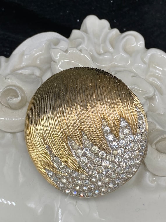 Rare Nettie Rosenstein Brushed Gold Round Brooch w