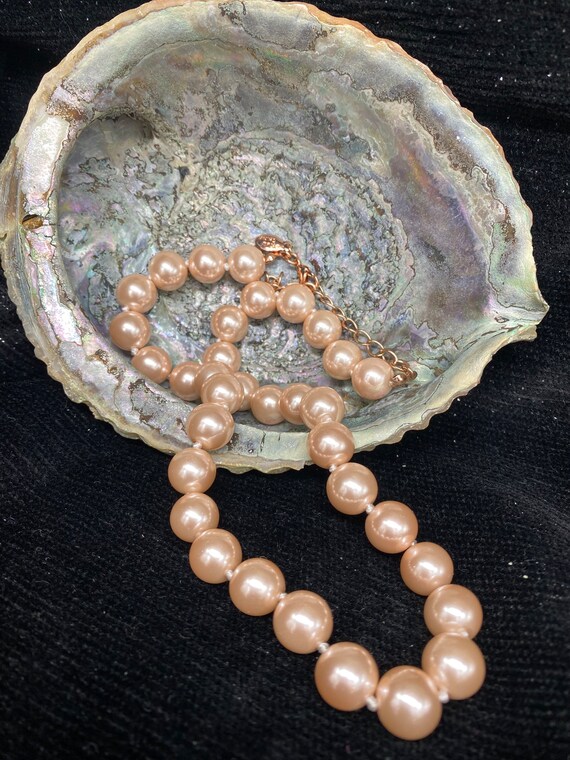 Kenneth J Lane Large Blush Pearl Necklace - image 5