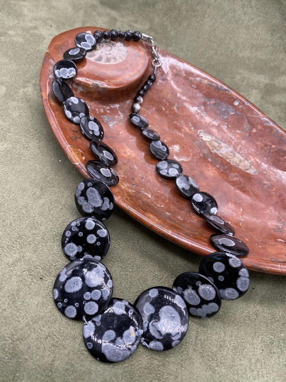 Pretty Natural Snowflake Obsidian Round Discs Neck