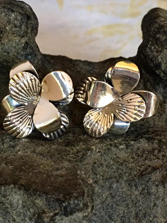 Sharp Sterling Silver Flower Screw Back Earrings . 