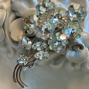 Gorgeous Crystal Flower Rhinestones set in a Silver Brooch