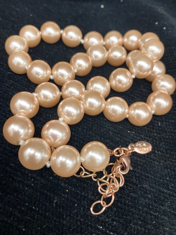 Kenneth J Lane Large Blush Pearl Necklace - image 2