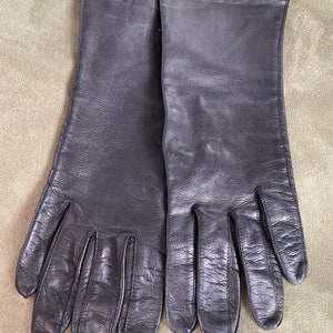Vintage New Italian Woman’s Black size 6 1/2  Leather Driving Gloves