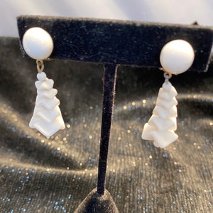 Sweet White Glass Art Deco Clip Earrings