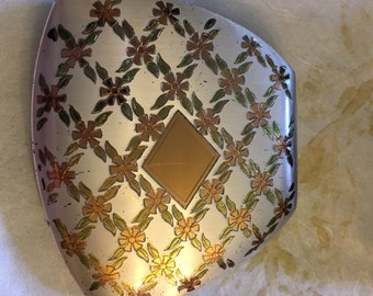Vintage powder compact with mirror