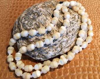 Beautiful vintage mother of pearl and seed pearls necklace