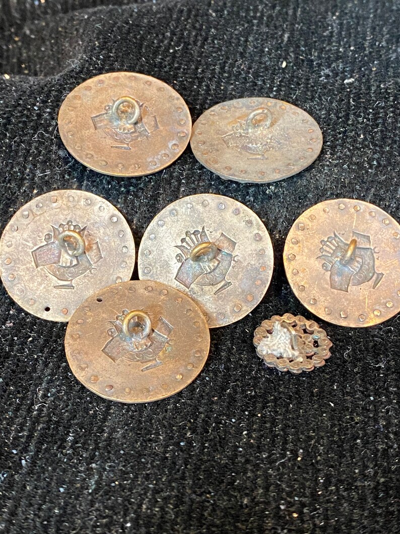 Beautiful Steel Cut Lire Design Buttons