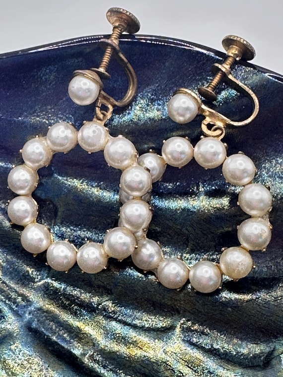Pretty Vintage Pearl Dangle Screwback Earrings