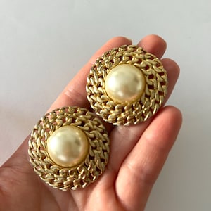 Exquisite Vintage David Grau Gold Tone Pearl Clip-On Earrings - Large 4 cm Statement Piece | Designer Style Jewellery