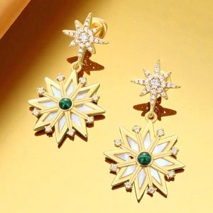 925 Sterling Silver Snowflake Earrings – Gold Plated Winter Studs for Women, Holiday Jewelry Gift