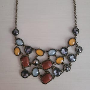 Vintage Silver Tone Necklace, Multi Faux Stone Statement Necklace, Vintage Pendant Necklace, Graduated Necklace, Antique Look Jewelry