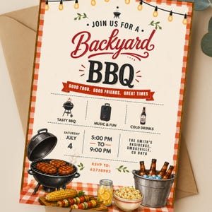 Könnte beinhalten: Eine Einladungskarte für ein Grillfest mit rot-weiß kariertem Rand, Lichterketten und dem Text Join Us For A Backyard BBQ. Sie enthält Illustrationen von einem Holzkohlegrill, Musikbox, Bierflaschen, Maiskolben und Fleischspießen.