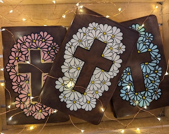 Biblias pintadas a mano: De la muerte a la vida