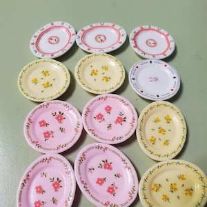 12 stuks poppenhuisminiatuur konijnen en bloemen van 3 cm