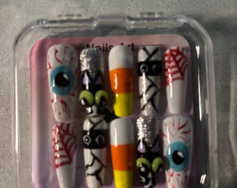 uñas postizas hechas a mano