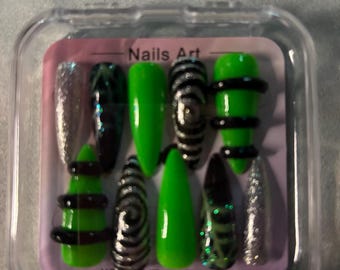 uñas postizas hechas a mano