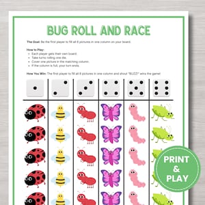 Puede incluir: Una hoja de juego imprimible titulada "BUG ROLL AND RACE" con instrucciones e ilustraciones de dados e insectos coloridos. El juego incluye mariquitas, abejas, hormigas, mariposas, orugas y saltamontes. Un círculo verde con "PRINT & PLAY" está en la esquina inferior derecha.